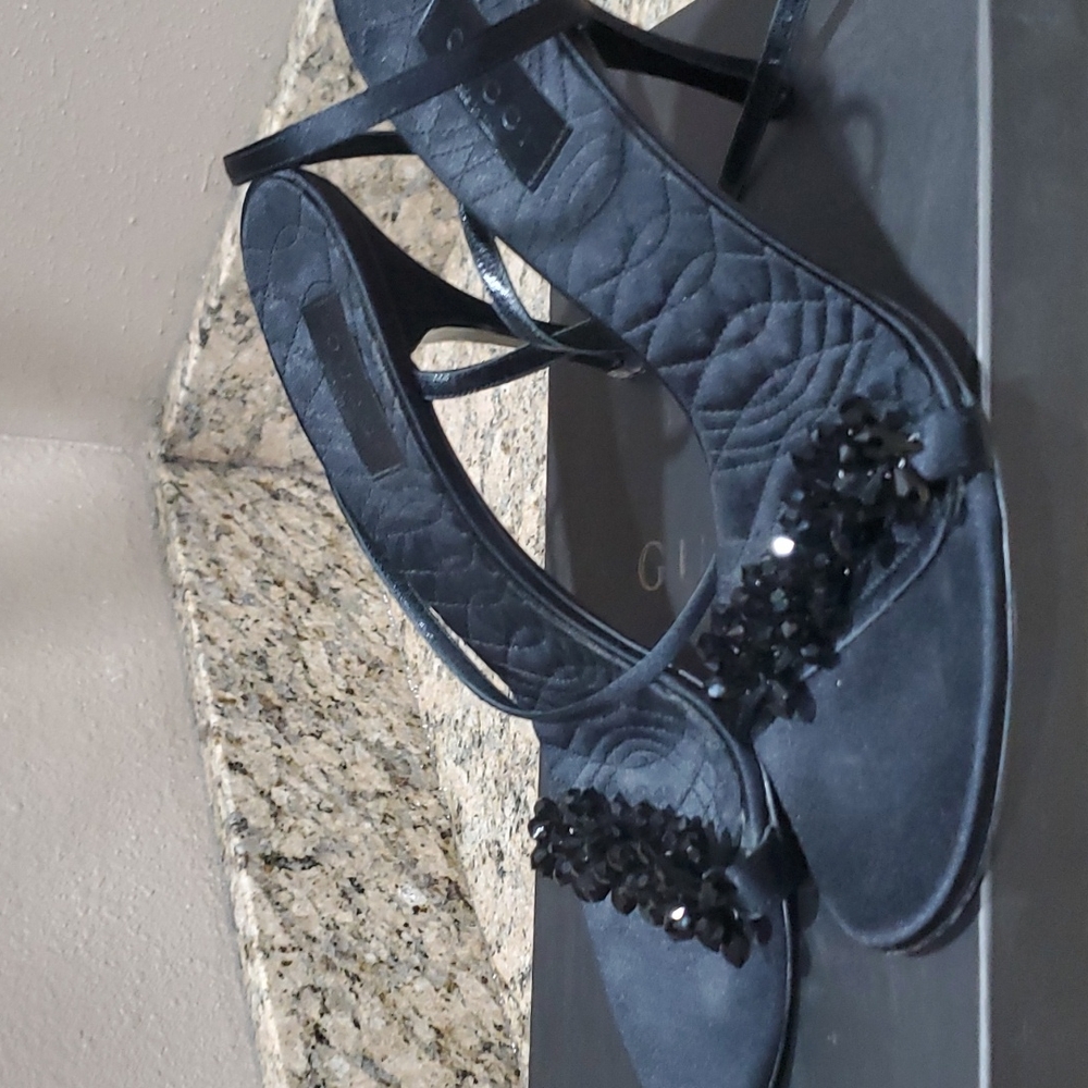 Gucci satin black sandals size 9 9/10 conditions